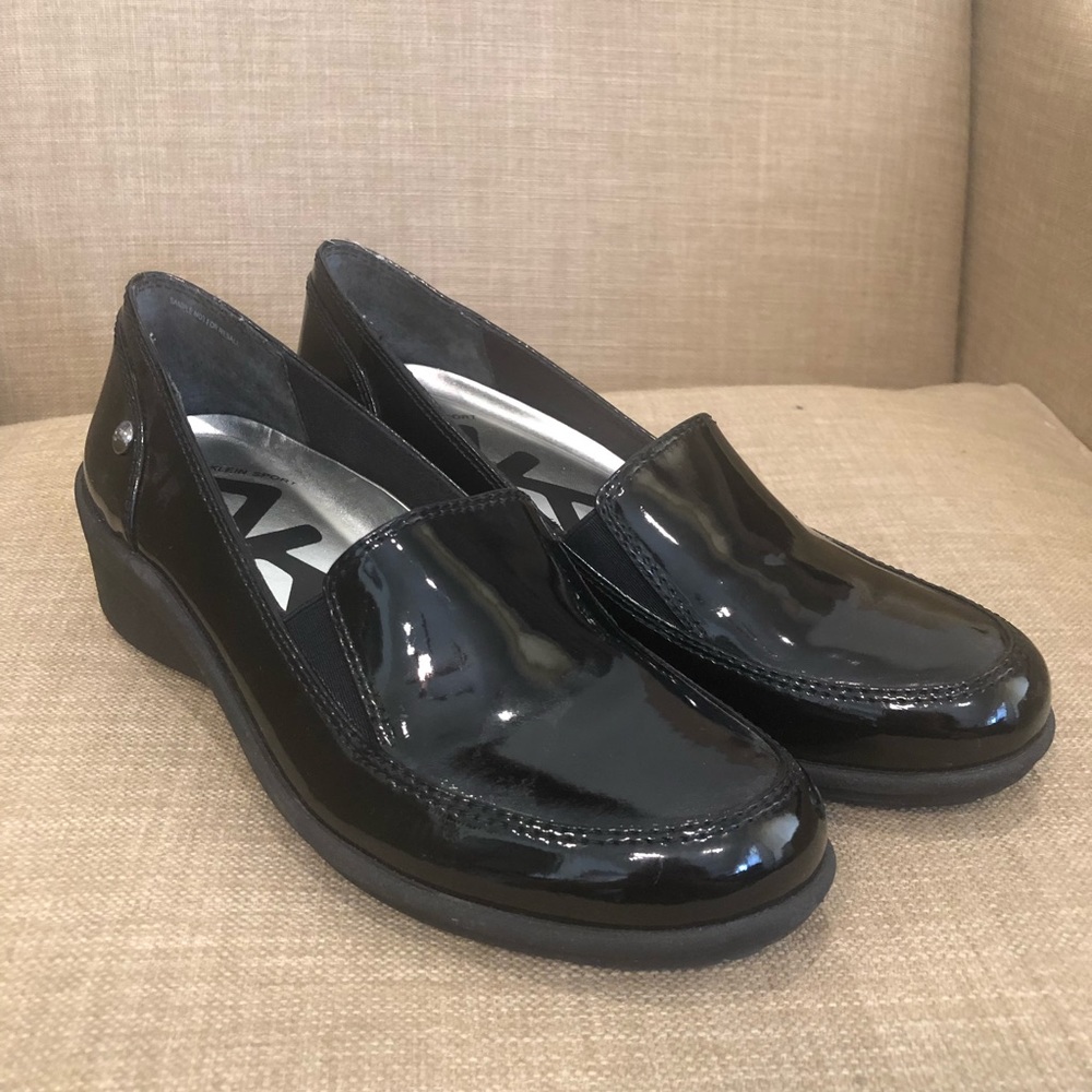 NEW AK SPORT slip on soft black patent loafers